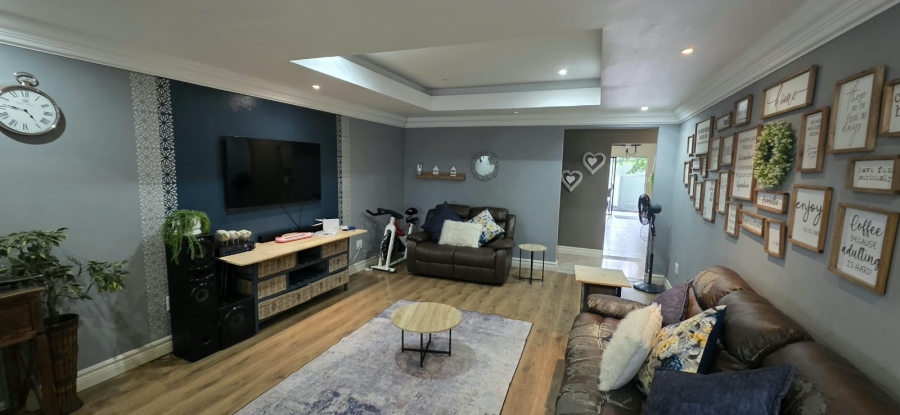 6 Bedroom Property for Sale in Parys Free State
